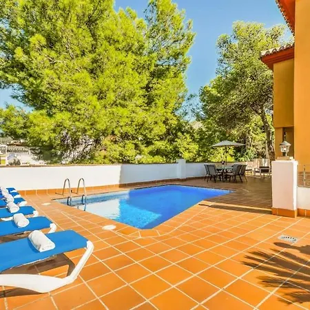 Апартаменти Buganvillas Нерха